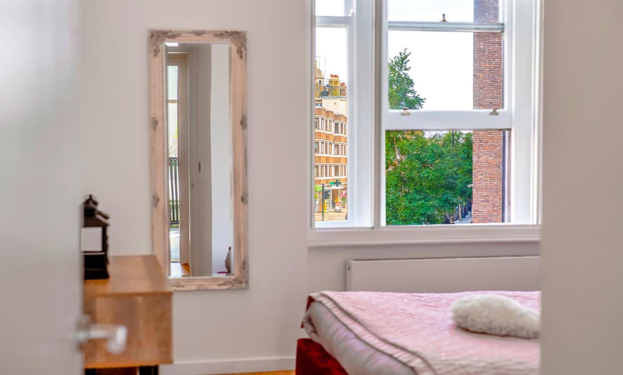 Designer Victorian Flat With Huge Terrace Apartment *